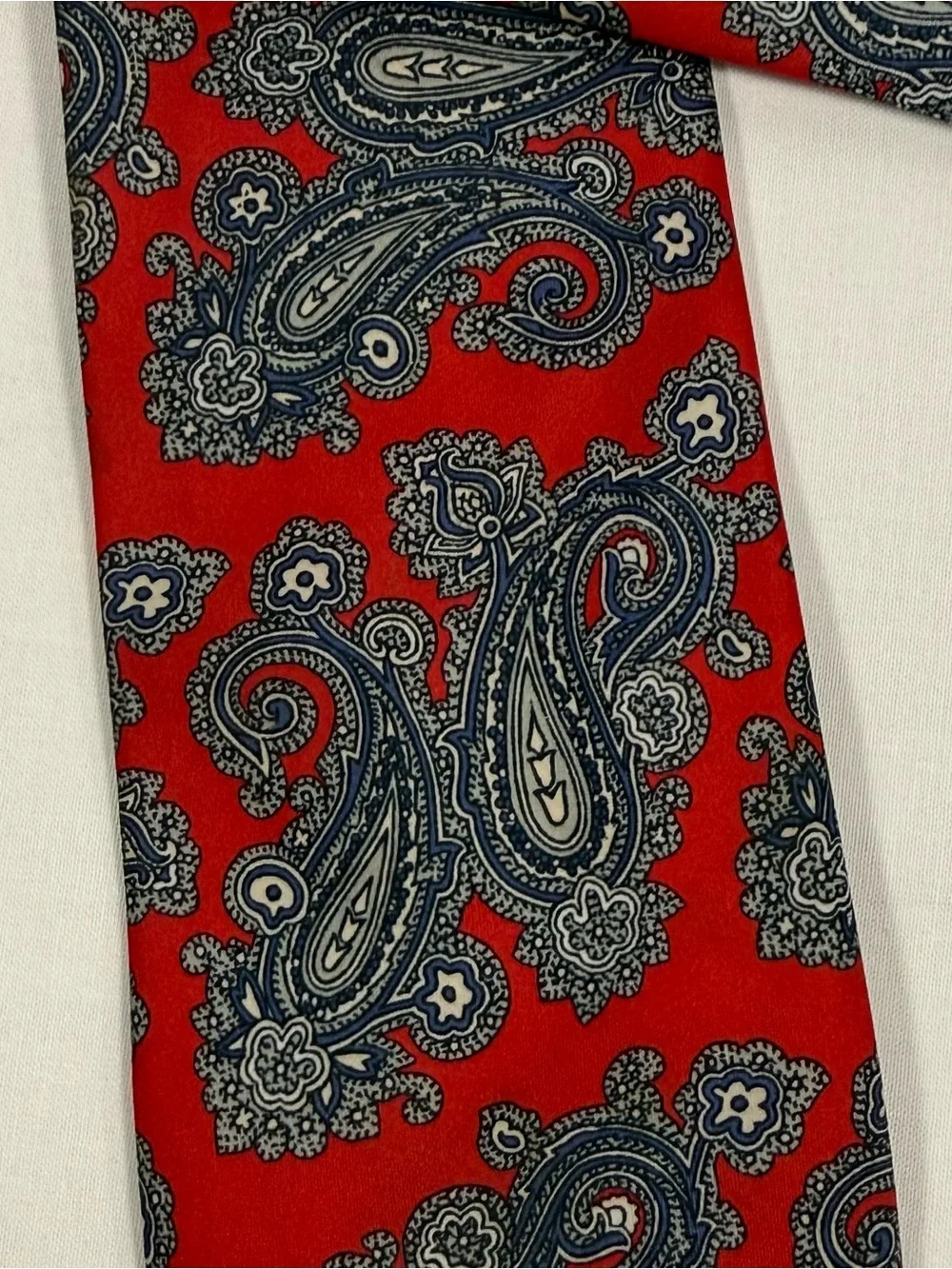 Bold Paisley Antonio Calafatano Red Silk Necktie New York Milano OS